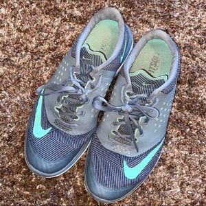 Nike tennis shoes